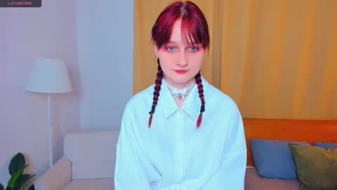 Kelly  Lilly online show from October 2025 06:41:02 PM