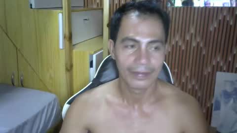 Snapshot of h0t2xh0ry chatting on January 2026 12:57:01 AM Rue online show from January 2026 12:57:01 AM