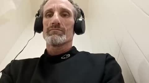 Snapshot of h333th3nz chatting on February 2026 02:07:02 PM h333th3nz online show from February 2026 02:07:02 PM