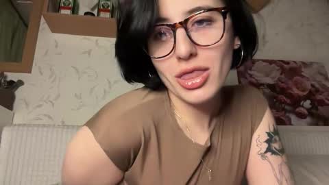 Snapshot of h3l9a_pataki chatting on September 2025 01:38:02 PM Helga online show from September 2025 01:38:02 PM