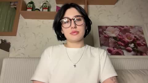 Snapshot of h3l9a_pataki chatting on October 2025 05:06:02 PM Helga online show from October 2025 05:06:02 PM