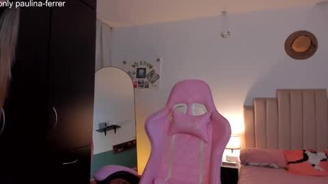 Snapshot of h3y_mia3 chatting on November 2025 06:11:02 AM Paulina online show from November 2025 06:11:02 AM