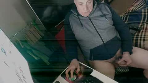 hacknoob62 online show from December 2024 12:55:01 PM