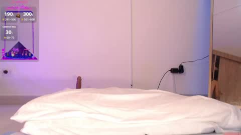  HADE ROSSE  online show from April 2026 12:54:01 PM