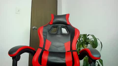 hades_horny_ online show from April 2026 06:19:01 AM