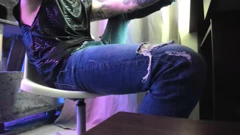 haildave6 online show from February 2026 10:00:01 PM