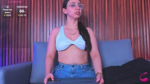 Snapshot of hailey_bieber_ chatting on February 2026 12:11:02 AM hailey_bieber_ online show from February 2026 12:11:02 AM