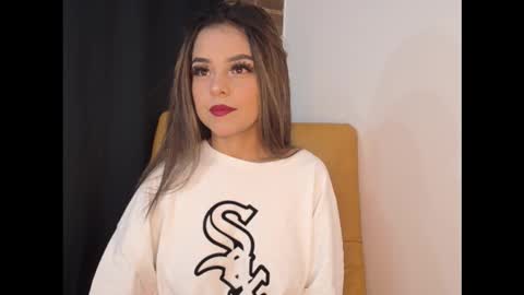 hailey_bri online show from November 2025 03:56:01 PM