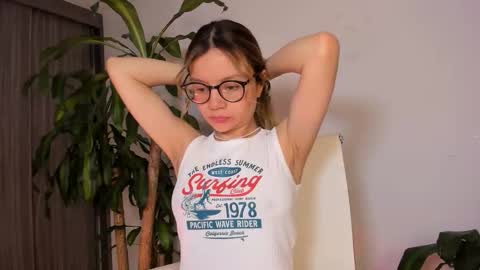 Hailey online show from October 2025 10:33:01 AM