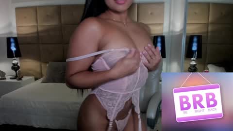 Snapshot of hailey_florez chatting on February 2025 06:39:01 PM hailey online show from February 2025 06:39:01 PM