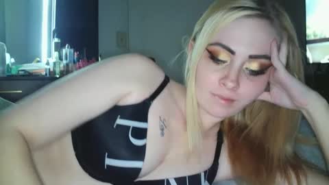 Snapshot of haileyakuma69 chatting on December 2024 04:55:02 AM Hailey and d online show from December 2024 04:55:02 AM