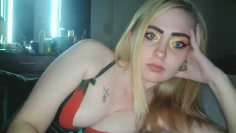 Snapshot of haileyakuma69 chatting on December 2024 05:12:01 AM Hailey and d online show from December 2024 05:12:01 AM