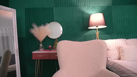 Hailey online show from December 2025 04:20:02 AM