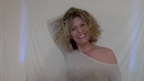 Snapshot of haileys123 chatting on December 2024 12:35:01 AM Hailey online show from December 2024 12:35:01 AM