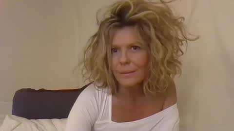 Snapshot of haileys123 chatting on January 2025 01:31:02 AM Hailey online show from January 2025 01:31:02 AM