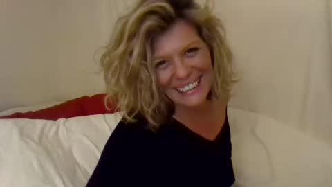 Snapshot of haileys123 chatting on January 2025 04:21:01 AM Hailey online show from January 2025 04:21:01 AM