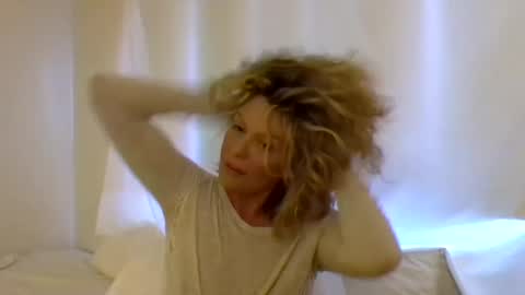 Snapshot of haileys123 chatting on January 2025 11:49:02 PM Hailey online show from January 2025 11:49:02 PM