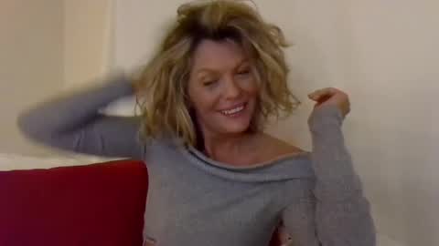 Snapshot of haileys123 chatting on January 2025 03:37:01 AM Hailey online show from January 2025 03:37:01 AM