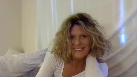 Snapshot of haileys123 chatting on February 2025 12:29:02 AM Hailey online show from February 2025 12:29:02 AM