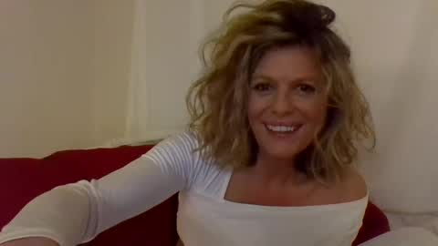 Snapshot of haileys123 chatting on February 2025 02:17:02 AM Hailey online show from February 2025 02:17:02 AM