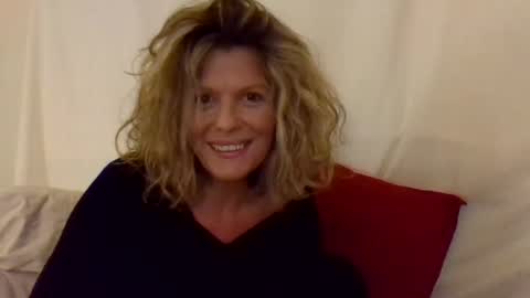 Snapshot of haileys123 chatting on February 2025 02:40:02 AM Hailey online show from February 2025 02:40:02 AM