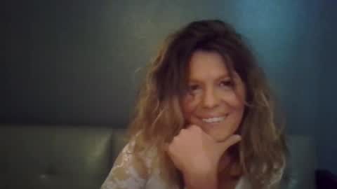 Snapshot of haileys123 chatting on October 2025 07:45:02 PM Hailey online show from October 2025 07:45:02 PM