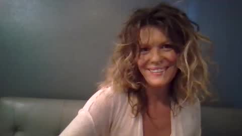 Snapshot of haileys123 chatting on November 2025 09:59:01 PM Hailey online show from November 2025 09:59:01 PM