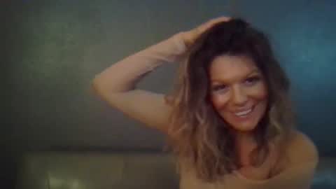 Snapshot of haileys123 chatting on December 2025 10:04:01 PM Hailey online show from December 2025 10:04:01 PM