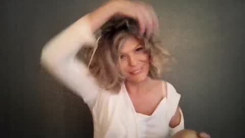 Snapshot of haileys123 chatting on February 2026 07:42:02 PM Hailey online show from February 2026 07:42:02 PM