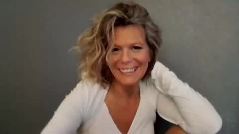 Snapshot of haileys123 chatting on February 2026 05:44:01 PM Hailey online show from February 2026 05:44:01 PM