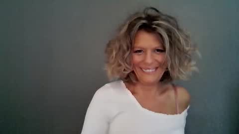 Snapshot of haileys123 chatting on February 2026 06:28:02 PM Hailey online show from February 2026 06:28:02 PM