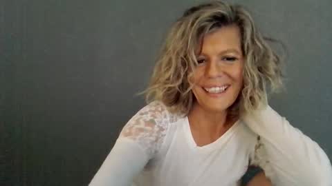 Snapshot of haileys123 chatting on March 2026 07:54:01 PM Hailey online show from March 2026 07:54:01 PM