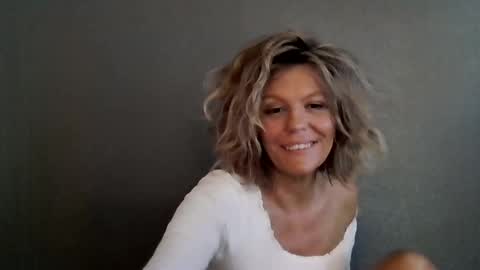 Snapshot of haileys123 chatting on March 2026 05:52:01 PM Hailey online show from March 2026 05:52:01 PM