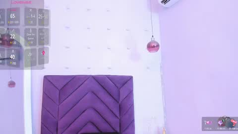 haileystonei online show from February 2025 11:55:01 AM