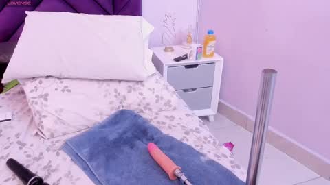 haileystonei online show from March 2025 06:26:02 PM