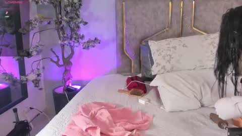 haileystonei online show from September 2025 11:21:02 AM