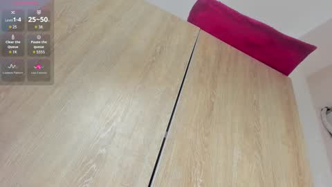 haileystonei online show from November 2025 11:27:01 AM