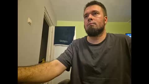 Snapshot of hairy_guy007 chatting on December 2024 10:19:01 PM hairy_guy007 online show from December 2024 10:19:01 PM