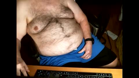 Snapshot of hairybear813 chatting on November 2025 04:34:02 AM hairybear813 online show from November 2025 04:34:02 AM