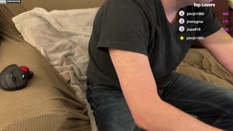 Snapshot of hairybelly818 chatting on January 2025 01:57:02 AM Hairy Belly online show from January 2025 01:57:02 AM