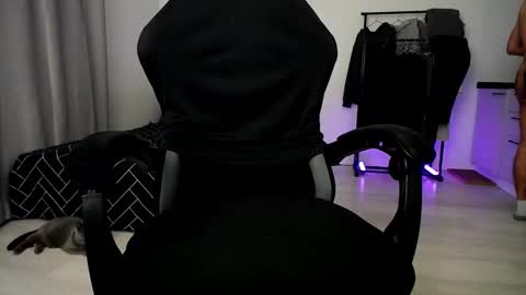 Adam online show from November 2025 08:33:02 PM