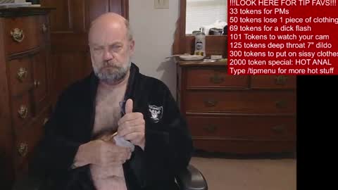 Snapshot of hairydaddybear69 chatting on July 2026 11:27:01 AM HairyDaddyBear69 online show from July 2026 11:27:01 AM