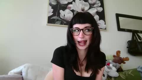 Jess online show from November 2025 11:07:02 PM