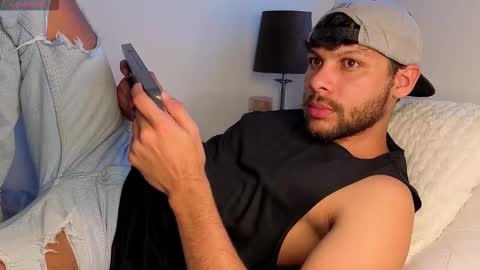 Independent       model  online show from October 2025 10:43:01 PM