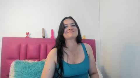 Mely online show from February 2025 12:28:01 AM