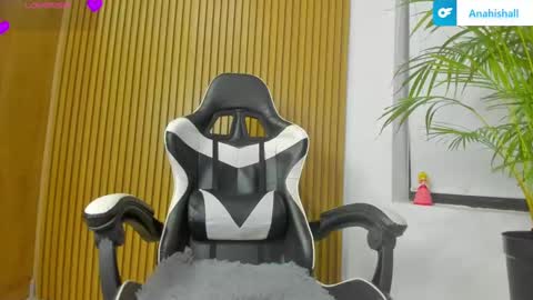 Snapshot of hall_anahiis chatting on January 2025 01:00:01 AM Anahis online show from January 2025 01:00:01 AM