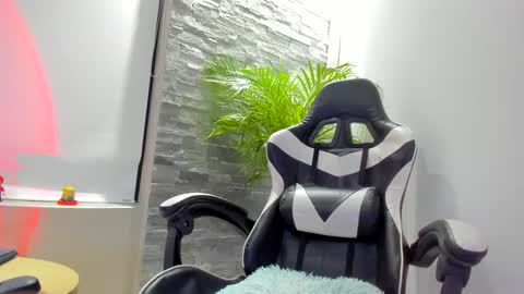 Snapshot of hall_anahiis chatting on January 2025 01:05:02 AM Anahis online show from January 2025 01:05:02 AM