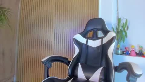 Snapshot of hall_anahiis chatting on October 2025 12:33:02 AM Anahis online show from October 2025 12:33:02 AM