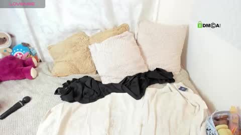 HALLE online show from December 2025 02:51:02 AM