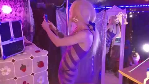 halovalentine online show from January 2025 02:22:02 AM